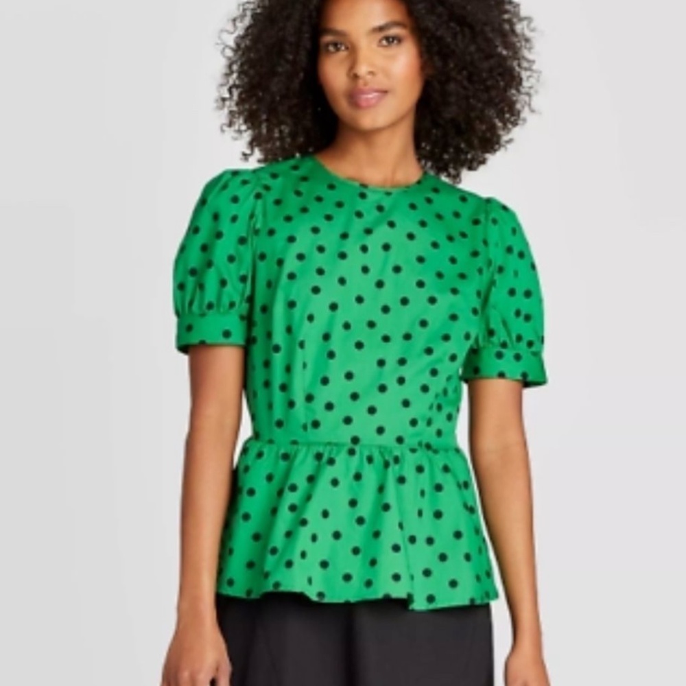 WHO WHAT WEAR Green Polkadot Peplum Blouse